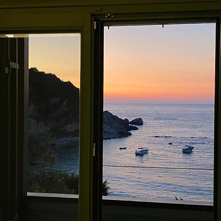 Caltabania Suites Áyios Nikítas 外观 照片