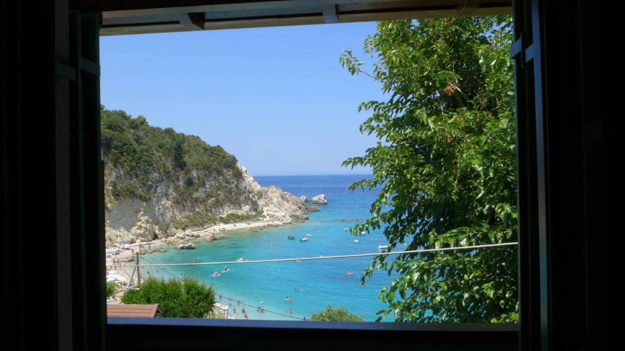 Caltabania Suites Áyios Nikítas 外观 照片